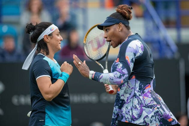 EASTBOURNE, ENGLAND - JUNE 21: Serena Williams of United States plays during their Women s Doubles Round of 16 match together with with Ons Jabeur of Tunisia against Marie Bouzkova and Sara Sorribes Tormeo during Day Four of Rothesay International Eastbourne match on Day 4 of the Devonshire Park on June 21, 2022 in Eastbourne, E Rothesay International Eastbourne - Day Four Copyright: xSebastianxFrejx