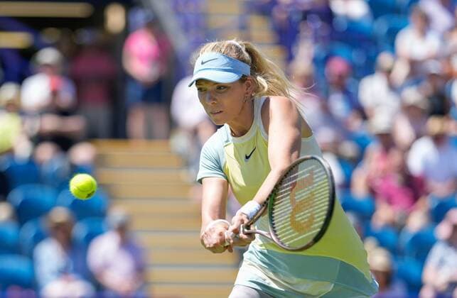Mandatory Credit: Photo by Dave Shopland Shutterstock (12992814v) Great Britain s Katie Boulter action Rothesay International Eastbourne, Tennis, Devonshire Park, Eastbourne, UK - 22 Jun 2022 Rothesay International Eastbourne, Tennis, Devonshire Park, Eastbourne, UK - 22 Jun 2022  Copyright: xDavexShopland Shutterstockx 12992814v