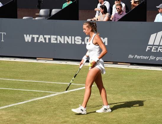 22 06 2022 Bad Homburg vor der Höhe, Kurpark, Tennis WTA 250 Bad Homburg Open Round of 16 Lucia Bronzetti vs Angelique Kerber picture shows Lucia Bronzetti emspor, DFL regulations prohibit any use of photographs as image sequences and or quasi video