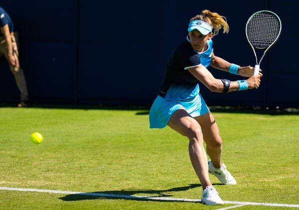 June 22, 2022, Eastbourne, GREAT BRITAIN: Lesia Tsurenko of Ukraine in action during the third round of the 2022 Rothesay International WTA, Tennis Damen 500 tennis tournament against Magda Linette of Poland Eastbourne GREAT BRITAIN - ZUMAa181 20220622_zaa_a181_046 Copyright: xRobxPrangex