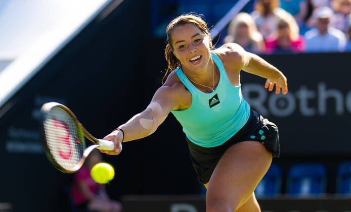 June 22, 2022, Eastbourne, GREAT BRITAIN: Jodie Burrage of Great Britain in action during the third round of the 2022 Rothesay International WTA, Tennis Damen 500 tennis tournament against Beatriz Haddad Maia of Brazil Eastbourne GREAT BRITAIN - ZUMAa181 20220622_zaa_a181_051 Copyright: xRobxPrangex