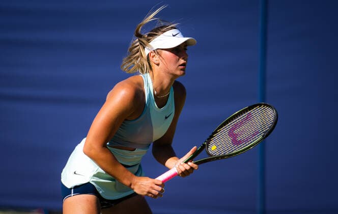 June 22, 2022, Eastbourne, GREAT BRITAIN: Marta Kostyuk of Ukraine in action during the third round of the 2022 Rothesay International WTA, Tennis Damen 500 tennis tournament against Harriet Dart of Great Britain Eastbourne GREAT BRITAIN - ZUMAa181 20220622_zaa_a181_057 Copyright: xRobxPrangex