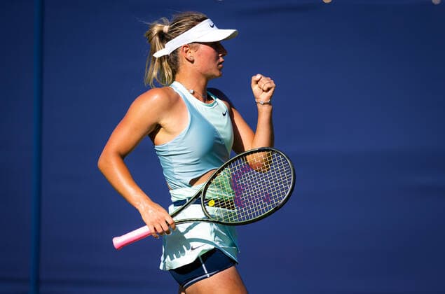 June 22, 2022, Eastbourne, GREAT BRITAIN: Marta Kostyuk of Ukraine in action during the third round of the 2022 Rothesay International WTA, Tennis Damen 500 tennis tournament against Harriet Dart of Great Britain Eastbourne GREAT BRITAIN - ZUMAa181 20220622_zaa_a181_061 Copyright: xRobxPrangex
