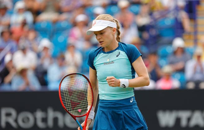 23rd June 2022, Devonshire Park, Eastbourne, England; Eastbourne International Lawn Tennis Tournament; Harriet Dart (GBR) shows emotion in the match against Petra Kvitova (CZE)  ActionPlus12402099 HongboxChen