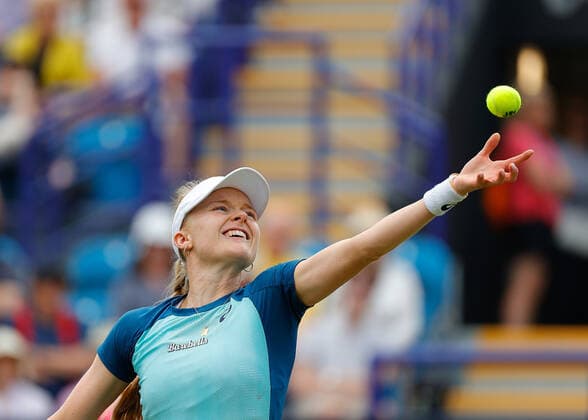 23rd June 2022, Devonshire Park, Eastbourne, England; Eastbourne International Lawn Tennis Tournament; Harriet Dart (GBR) serves to Petra Kvitova (CZE)  ActionPlus12402100 HongboxChen
