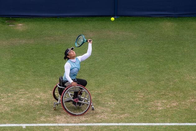 EASTBOURNE, ENGLAND - JUNE 23: Shenzhen Zhu of China plays against Lucy Shuker of Great Britain on British Grass Court Wheelchair Tennis Tournament Quarter-final match at Day Six of Rothesay International Eastbourne at Devonshire Park on June 23, 2022 in Eastbourne, E Rothesay International Eastbourne - Day Six Copyright: xSebastianxFrej MBxMediax
