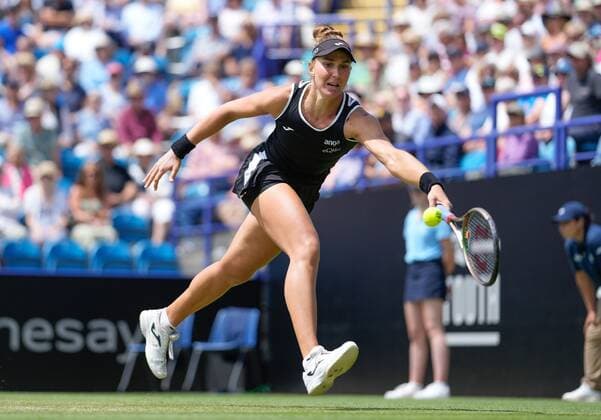 Mandatory Credit: Photo by Dave Shopland Shutterstock (12992817aj) Beatriz Haddad Maia from Brazil during her semi final Rothesay International Eastbourne, Tennis, Devonshire Park, Eastbourne, UK - 24 Jun 2022 Rothesay International Eastbourne, Tennis, Devonshire Park, Eastbourne, UK - 24 Jun 2022  Copyright: xDavexShopland Shutterstockx 12992817aj