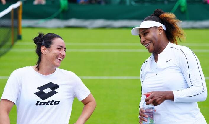 Mandatory Credit: Photo by Javier Garcia Shutterstock (12999923e) Ons Jabeur practices with Serena Williams Wimbledon Saturday Practice, Wimbledon, London, UK - 25 Jun 2022 Wimbledon Saturday Practice, Wimbledon, London, UK - 25 Jun 2022  Copyright: xJavierxGarcia Shutterstockx 12999923e