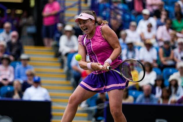 Mandatory Credit: Photo by Dave Shopland Shutterstock (12992820ao) Jelena Ostapenko in the Women s singles final Rothesay International Eastbourne, Tennis, Devonshire Park, Eastbourne, UK - 25 Jun 2022 Rothesay International Eastbourne, Tennis, Devonshire Park, Eastbourne, UK - 25 Jun 2022  Copyright: xDavexShopland Shutterstockx 12992820ao