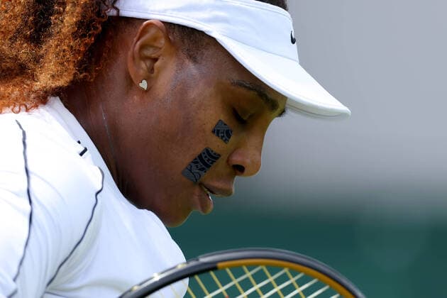 Sport Bilder des Tages 25th June 2022, All England Lawn Tennis and Croquet Club, London, England; Wimbledon Tennis tournament; Serena Williams during her practice session with Ons Jabeur  ActionPlus12402282 ShaunxBrooks