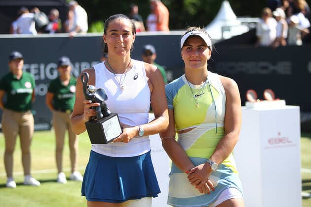 Caroline Garcia left and Bianca Andreescu at the award ceremony Bad Homburg Open, Tennis 25 06 2022 Bad Homburg Open, Tennis 25 06 2022 Bad Homburg Copyright: xEibner-Pressefotox EP_RWS