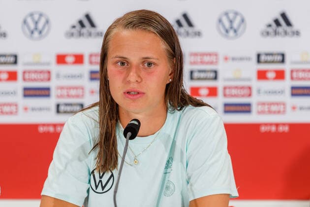 Klara Bühl GER, 19 at the press conference, 24 06 2022, Erfurt Germany , football, women, international match, Germany Switzerland, DFB DFL REGULATES PROHIBIT ANY USE OF PHOTOGRAPHS AS IMAGE SEQUENCES AND OR QUASI VIDEO xprx