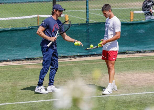 Carlos Alcaraz and coach, coach Juan Carlos Ferrero train at Aorangi Park,Wimbledon, Copyright: xJuergenxHasenkopfx