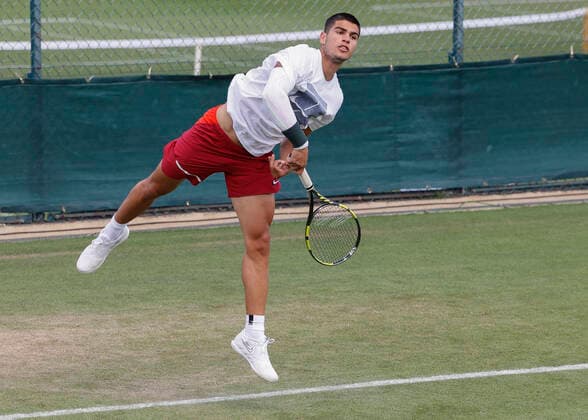 Carlos Alcaraz trains at Aorangi Park,Wimbledon, Copyright: xJuergenxHasenkopfx
