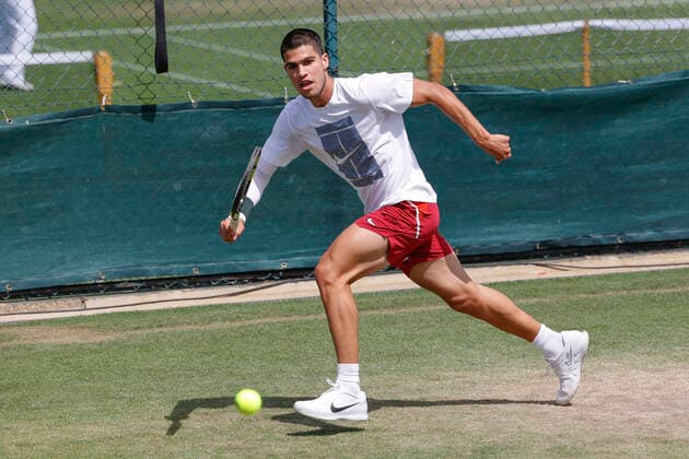 Carlos Alcaraz trains at Aorangi Park,Wimbledon, Copyright: xJuergenxHasenkopfx