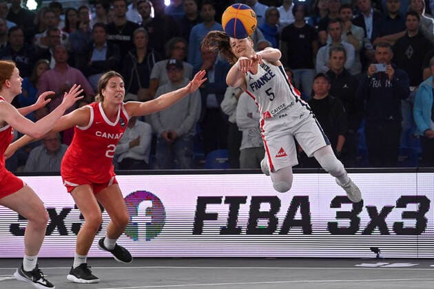 Canada s Katherine Plouffe and French Marie-Eve Paget pictured during a 3x3 basketball game between France and Canada, in the Women s final at the FIBA 2022 world cup, Sunday 26 June 2022, in Antwerp. The FIBA 3x3 Basket World Cup 2022 takes place from 21 to 26 June in Antwerp. DIRKxWAEM  x36668007x