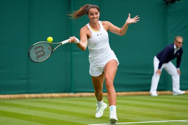 Mandatory Credit: Photo by Dave Shopland Shutterstock (13002015b) Jodie Burrage Wimbledon Tennis Championships, Day 1, The All England Lawn Tennis and Croquet Club, London, UK - 27 Jun 2022 Wimbledon Tennis Championships, Day 1, The All England Lawn Tennis and Croquet Club, London, UK - 27 Jun 2022  Copyright: xDavexShopland Shutterstockx 13002015b
