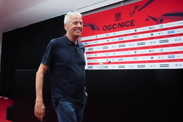 Lucien Favre (entraineur de l™OGC Nice) FOOTBALL : Lucien Favre nouvel entraineur de l™OGC Nice - ConfÃ rence de presse - Nice - 27 06 2022 NorbertScanella Panoramic 