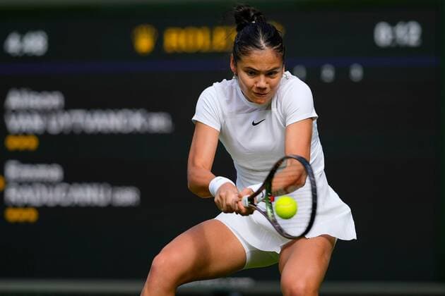 Mandatory Credit: Photo by Dave Shopland Shutterstock (13002015be) Emma Raducanu during her first round match Wimbledon Tennis Championships, Day 1, The All England Lawn Tennis and Croquet Club, London, UK - 27 Jun 2022 Wimbledon Tennis Championships, Day 1, The All England Lawn Tennis and Croquet Club, London, UK - 27 Jun 2022  Copyright: xDavexShopland Shutterstockx 13002015be