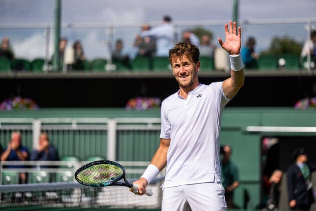 220627 Casper Ruud of Norway celebrates winning his first round singles tennis match against Albert Ramos Vinolas of Spain not pictured during day 1 of Wimbledon on June 27, 2022 in London Photo Mathias Bergeld BILDBYRAN kod MB MB0412 tennis wimbledon day 1 bbeng norge norway jubel,  Copyright: MATHIASxBERGELD BB220627MB051