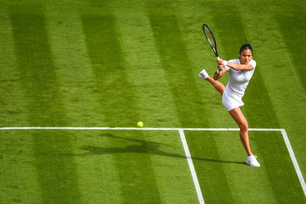 Mandatory Credit: Photo by James Veysey Shutterstock (13002284bl) Emma Raducanu during her first round match Wimbledon Tennis Championships, Day 2, The All England Lawn Tennis and Croquet Club, London, UK - 27 Jun 2022 Wimbledon Tennis Championships, Day 2, The All England Lawn Tennis and Croquet Club, London, UK - 27 Jun 2022  Copyright: xJamesxVeysey Shutterstockx 13002284bl