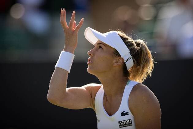 Sport Bilder des Tages Mandatory Credit: Photo by Ella Ling Shutterstock (13002016br) Bernarda Pera during her first round match Wimbledon Tennis Championships, Day 1, The All England Lawn Tennis and Croquet Club, London, UK - 27 Jun 2022 Wimbledon Tennis Championships, Day 1, The All England Lawn Tennis and Croquet Club, London, UK - 27 Jun 2022  Copyright: xEllaxLing Shutterstockx 13002016br