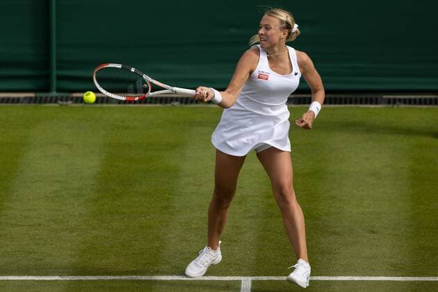 Mandatory Credit: Photo by Ella Ling Shutterstock (13002016bg) Anett Kontaveit during her first round match Wimbledon Tennis Championships, Day 1, The All England Lawn Tennis and Croquet Club, London, UK - 27 Jun 2022 Wimbledon Tennis Championships, Day 1, The All England Lawn Tennis and Croquet Club, London, UK - 27 Jun 2022  Copyright: xEllaxLing Shutterstockx 13002016bg