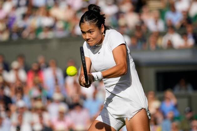Mandatory Credit: Photo by Dave Shopland Shutterstock (13002015by) Emma Raducanu during her first round match Wimbledon Tennis Championships, Day 1, The All England Lawn Tennis and Croquet Club, London, UK - 27 Jun 2022 Wimbledon Tennis Championships, Day 1, The All England Lawn Tennis and Croquet Club, London, UK - 27 Jun 2022  Copyright: xDavexShopland Shutterstockx 13002015by