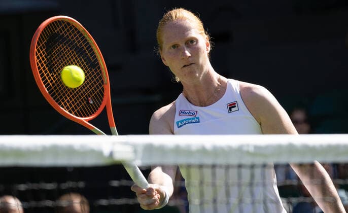 Belgian Alison Van Uytvanck pictured in action during a first round game in the women s singles tournament between Belgian Van Uytvanck WTA, Tennis Damen 46) and Great-Britain s Raducanu (WTA 11) at the 2022 Wimbledon grand slam tennis tournament at the All England Tennis Club, in south-west London, Britain, Monday 27 June 2022. BENOITxDOPPAGNE  x36701247x