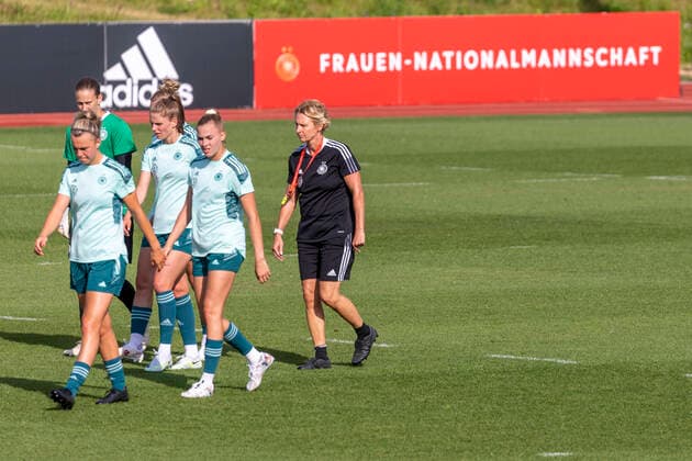 Reportage 27 06 2022 Last appointment before departure for the European Championship Open training of the womens national team at the training camp at adidas in Herzogenaurach Symbol image The womens national team at adidas Herzogenaurach Bavaria Germany