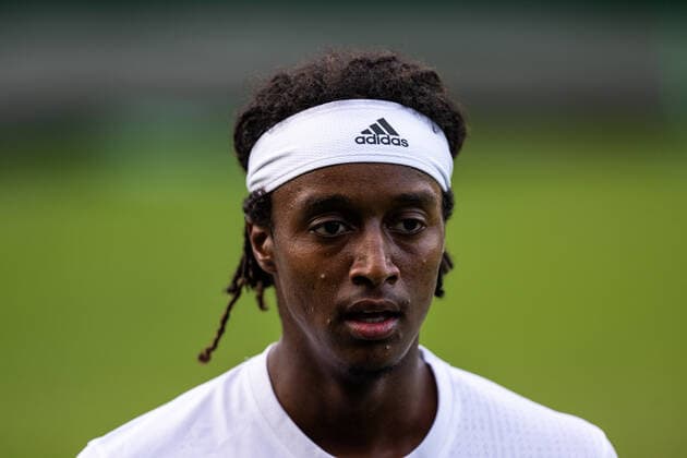 220627 Mikael Ymer of Sweden competes in a first round singles tennis match during day 1 of Wimbledon on June 27, 2022 in London Photo Mathias Bergeld BILDBYRAN kod MB MB0412 tennis wimbledon day 1 bbeng sweden sverige,  Copyright: MATHIASxBERGELD BB220627MB100