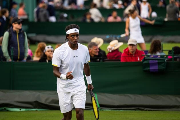 220627 Mikael Ymer of Sweden celebrates when competing in a first round singles tennis match during day 1 of Wimbledon on June 27, 2022 in London Photo Mathias Bergeld BILDBYRAN kod MB MB0412 tennis wimbledon day 1 bbeng sweden sverige jubel,  Copyright: MATHIASxBERGELD BB220627MB104