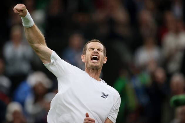 Sport Bilder des Tages (220628) -- LONDON, June 28, 2022 -- Andy Murray celebrates after winning the men s singles first round match between Andy Murray of Britain and James Duckworth of Australia at Wimbledon Tennis Championship in London, Britain, on June 27, 2022. ) (SP)BRITAIN-LONDON-TENNIS-WIMBLEDON-DAY 1 LixYing 
