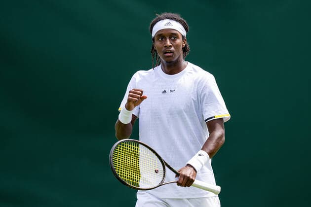 220628 Mikael Ymer of Sweden celebrates after winning his first round singles tennis match during day 2 of Wimbledon on June 28, 2022 in London Photo Mathias Bergeld BILDBYRAN kod MB MB0413 tennis wimbledon day 2 bbeng sweden sverige jubel,  Copyright: MATHIASxBERGELD BB220628MB001