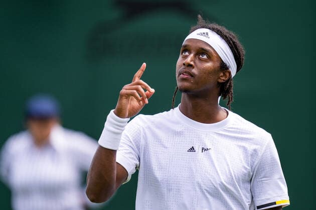 220628 Mikael Ymer of Sweden celebrates after winning his first round singles tennis match during day 2 of Wimbledon on June 28, 2022 in London Photo Mathias Bergeld BILDBYRAN kod MB MB0413 tennis wimbledon day 2 bbeng sweden sverige jubel,  Copyright: MATHIASxBERGELD BB220628MB002