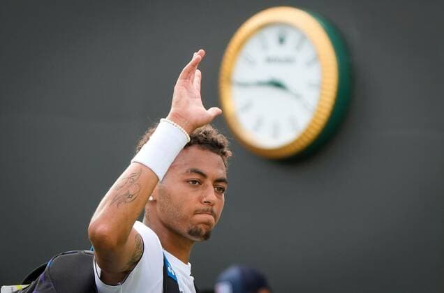 Mandatory Credit: Photo by Dave Shopland Shutterstock (13002019by) Paul Jubb waves to the crowd as he leaves court after losing his first round match against Nick Kyrgios Wimbledon Tennis Championships, Day 2, The All England Lawn Tennis and Croquet Club, London, UK - 28 Jun 2022 Wimbledon Tennis Championships, Day 2, The All England Lawn Tennis and Croquet Club, London, UK - 28 Jun 2022  Copyright: xDavexShopland Shutterstockx 13002019by