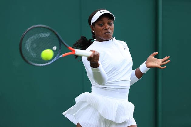 Tennis Wimbledon Tag 2 28. Juni 2022 Tennis Wimbledon Tag 2 Sloane Stephens USA in Aktion gegen Qinwen Zheng CHN in ihrem Dameneinzelspiel der 1. Runde Foto Simon Stacpoole Offside London UK  Copyright: xSimonxStacpoolexOffside