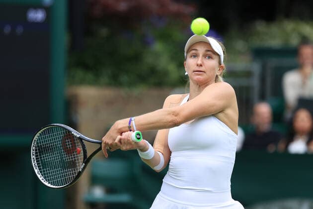 Tennis Wimbledon Tag 2 28. Juni 2022 Tennis Wimbledon Tag 2 Catherine Harrison USA in Aktion gegen Arantxa Rus NED während ihres Dameneinzelspiels in der ersten Runde Foto Simon Stacpoole Offside London UK  Copyright: xSimonxStacpoolexOffside