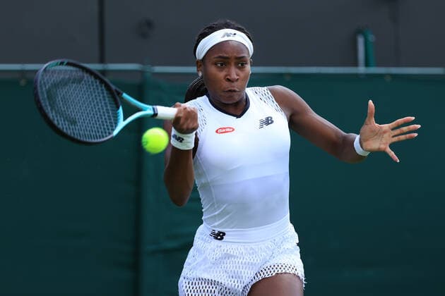 Tennis Wimbledon Tag 2 28. Juni 2022 Tennis Wimbledon Tag 2 Coco Gauff USA in Aktion während ihres Dameneinzelspiels in der 1. Runde gegen Elena Gabriela Ruse ROM Photo Simon Stacpoole Offside London UK  Copyright: xSimonxStacpoolexOffside
