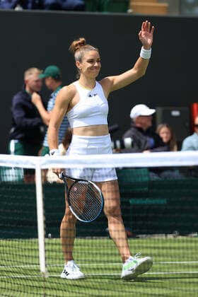 Tennis Wimbledon Tag 2 28. Juni 2022 Tennis Wimbledon Tag 2 Maria Sakkari GRE feiert den Sieg über Zoe Hives AUS in ihrem Dameneinzel-Match der 1. Runde Foto Simon Stacpoole Offside London UK  Copyright: xSimonxStacpoolexOffside