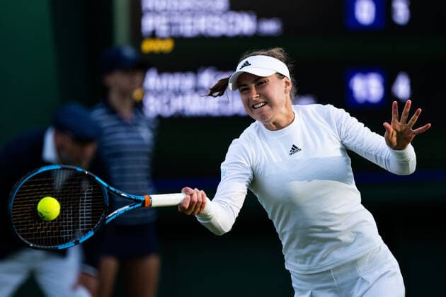 220628 Rebecca Peterson of Sweden competes in a first round singles tennis match during day 2 of Wimbledon on June 28, 2022 in London Photo Mathias Bergeld BILDBYRAN kod MB MB0413 tennis wimbledon day 2 bbeng sweden sverige dam,  Copyright: MATHIASxBERGELD BB220628MB085