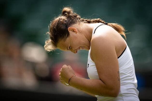Mandatory Credit: Photo by Ella Ling Shutterstock (13008247i) Jule Niemeier celebrates after winning her second round match against Anett Kontaveit Wimbledon Tennis Championships, Day 3, The All England Lawn Tennis and Croquet Club, London, UK - 29 Jun 2022 Wimbledon Tennis Championships, Day 3, The All England Lawn Tennis and Croquet Club, London, UK - 29 Jun 2022  Copyright: xEllaxLing Shutterstockx 13008247i