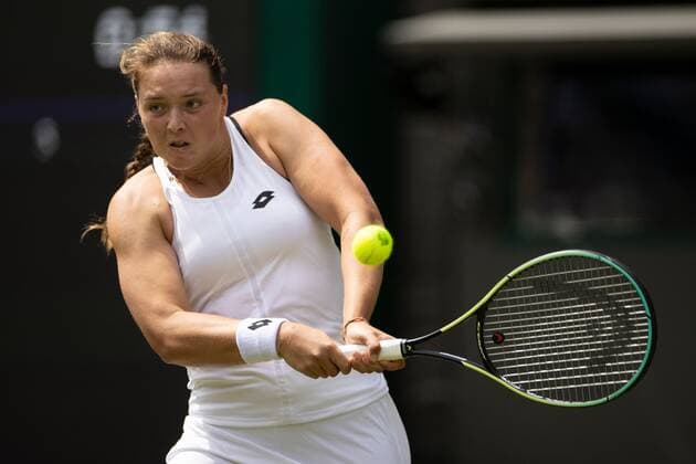 Sport Bilder des Tages Mandatory Credit: Photo by Ella Ling Shutterstock (13008247o) Jule Niemeier during her second round match Wimbledon Tennis Championships, Day 3, The All England Lawn Tennis and Croquet Club, London, UK - 29 Jun 2022 Wimbledon Tennis Championships, Day 3, The All England Lawn Tennis and Croquet Club, London, UK - 29 Jun 2022  Copyright: xEllaxLing Shutterstockx 13008247o