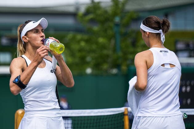 220629 Lesia Tsurenko and Anhelina Kalinina of Ukraine compete in a second round singles tennis match during day 3 of the Wimbledon on June 29, 2022 in London Photo Mathias Bergeld BILDBYRAN kod MB MB0414 tennis wimbledon day 3 bbeng ukraina ukraine,  Copyright: MATHIASxBERGELD BB220629MB020