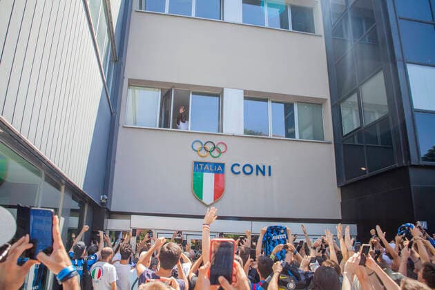 Sport Bilder des Tages Photo LaPresse June 29, 2022 Milan, Italy News Palazzo Coni via Piranesi, the arrival of the player Lukaku welcomed by the Inter fans  Copyright: xLaPressex
