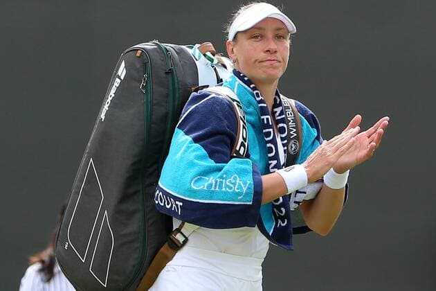 Great Britain, London, All England Lawn Tennis Club, The Championships Wimbledon 2022 - DAY 3- 29 06 2022 Belgian player Yanina Wickmayer (BEL) leaves the court after she lost her second round against Jelena Ostapenko (LAT) in London , All England Lawn Tennis Club at The Championships Wimbledon 2022 The Championships Wimbledon 2022- DAY 3- 29 06 2022 PhotoNews Panoramic 