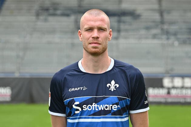 29 06 2022, xfux, football 2 Bundesliga, SV Darmstadt 98 photo appointment porträttermin 2022 23 xptt, emonline, emspor, v l Thomas Mattias Poppler Isherwood, SV Darmstadt 98, 2 BL, porträttermin 2022 2023 DFL DFB REGULATES PROHIBIT ANY USE OF PHOTOGRAPHS as IMAGE SEQUENCES and or QUASI VIDEO Darmstadt
