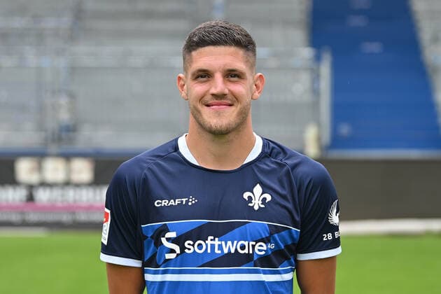 29 06 2022, xfux, football 2 Bundesliga, SV Darmstadt 98 photo appointment porträttermin 2022 23 xptt, emonline, emspor, v l Emir Karic, SV Darmstadt 98, 2 BL, porträttermin 2022 2023, zautz DFL DFB REGULATES PROHIBIT ANY USE OF PHOTOGRAPHS as IMAGE SEQUENCES and or QUASI VIDEO Darmstadt