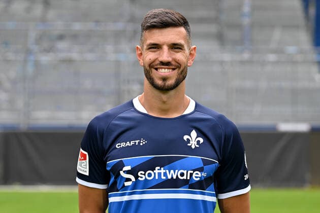 29 06 2022, xfux, football 2 Bundesliga, SV Darmstadt 98 photo appointment porträttermin 2022 23 xptt, emonline, emspor, v l Klaus Gjasula, SV Darmstadt 98, 2 BL, porträttermin 2022 2023 DFL DFB REGULATES PROHIBIT ANY USE OF PHOTOGRAPHS as IMAGE SEQUENCES and or QUASI VIDEO Darmstadt