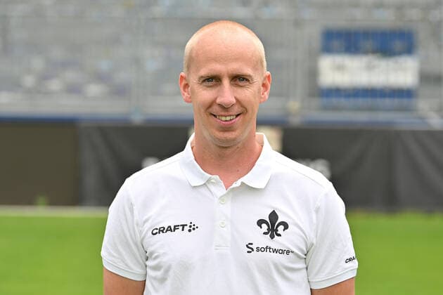 29 06 2022, xfux, football 2 Bundesliga, SV Darmstadt 98 photo appointment porträttermin 2022 23 xptt, emonline, emspor, v l physiotherapist Sebastian Pommer, SV Darmstadt 98, 2 BL, porträttermin 2022 2023 DFL DFB REGULATES PROHIBIT ANY USE OF PHOTOGRAPHS as IMAGE SEQUENCES and or QUASI VIDEO Darmstadt